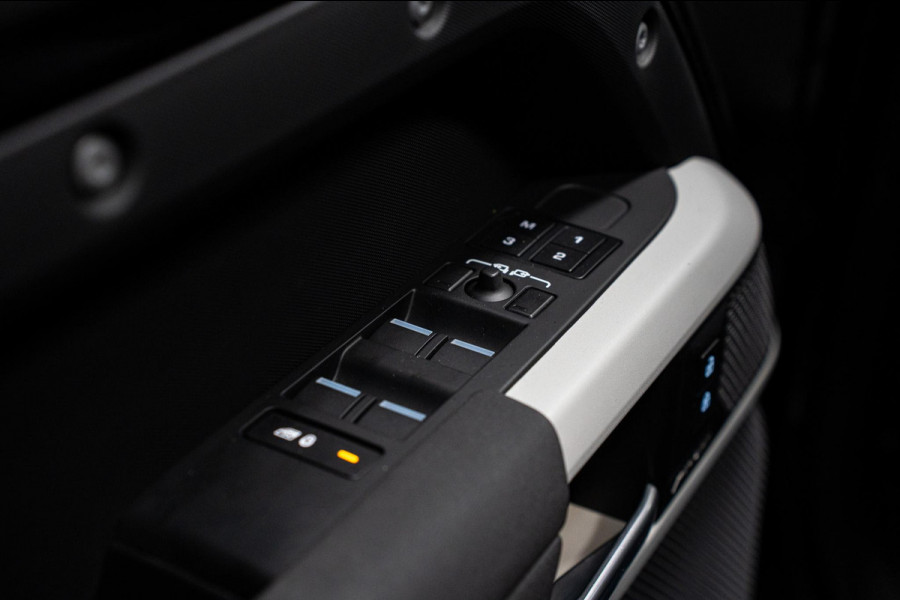 Land Rover Defender 110 2.0 P400e 110 XS Edition *Luchtvering / Panorama / Stoelventilatie / Meridian / Surround View / Keyless / Elektr. Trekhaak*