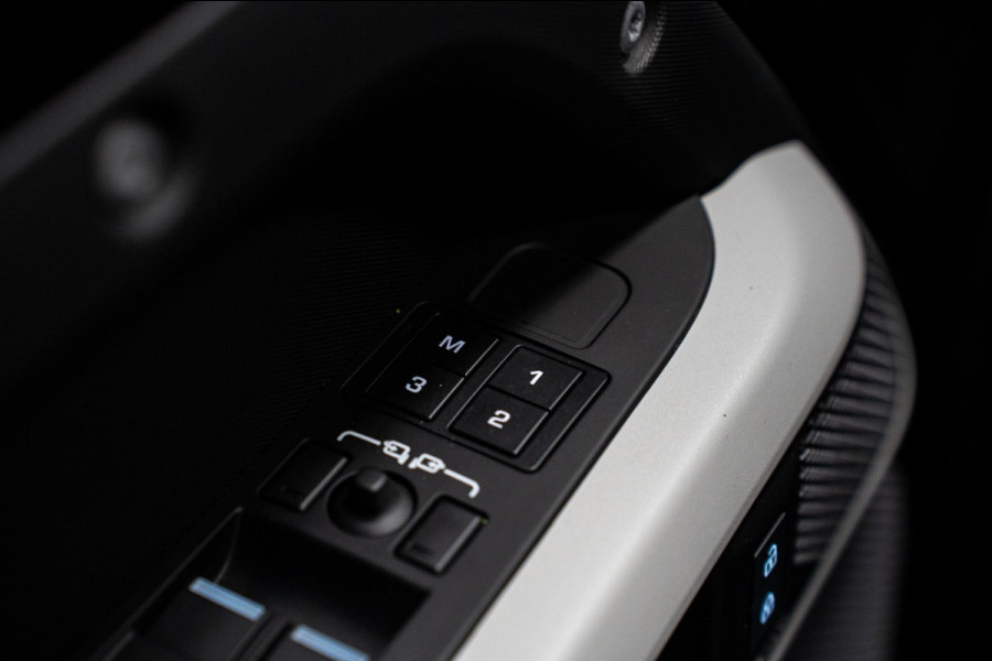 Land Rover Defender 110 2.0 P400e 110 XS Edition *Luchtvering / Panorama / Stoelventilatie / Meridian / Surround View / Keyless / Elektr. Trekhaak*