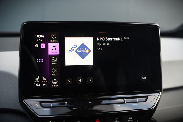 Volkswagen ID.3 First Plus 58 kWh | Stoelverwarming | Stuurverwarming | Camera | Adaptive Cruise Control | Navigatie | Standkachel | Keyless | Parkeersensoren | LED | Apple Carplay | BTW |