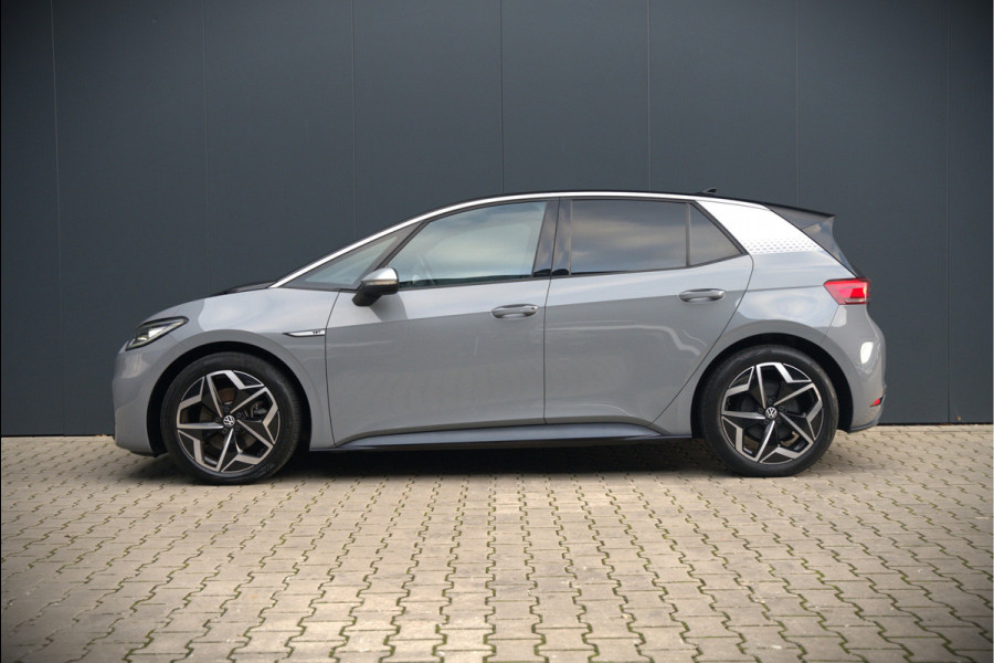 Volkswagen ID.3 First Plus 58 kWh | Stoelverwarming | Stuurverwarming | Camera | Adaptive Cruise Control | Navigatie | Standkachel | Keyless | Parkeersensoren | LED | Apple Carplay | BTW |