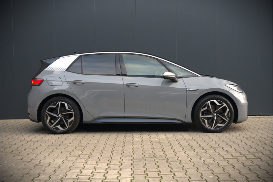 Volkswagen ID.3 First Plus 58 kWh | Stoelverwarming | Stuurverwarming | Camera | Adaptive Cruise Control | Navigatie | Standkachel | Keyless | Parkeersensoren | LED | Apple Carplay | BTW |