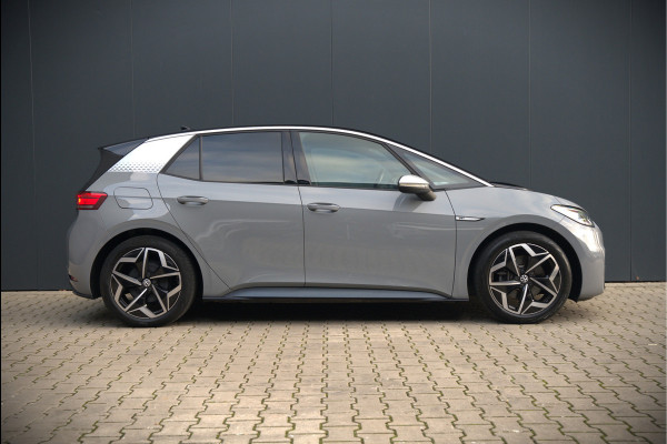 Volkswagen ID.3 First Plus 58 kWh | Stoelverwarming | Stuurverwarming | Camera | Adaptive Cruise Control | Navigatie | Standkachel | Keyless | Parkeersensoren | LED | Apple Carplay | BTW |