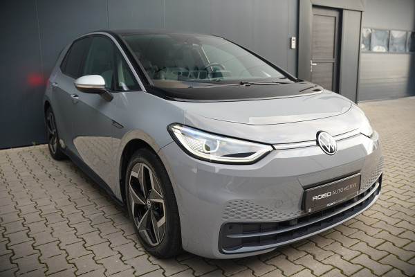 Volkswagen ID.3 First Plus 58 kWh | Stoelverwarming | Stuurverwarming | Camera | Adaptive Cruise Control | Navigatie | Standkachel | Keyless | Parkeersensoren | LED | Apple Carplay | BTW |