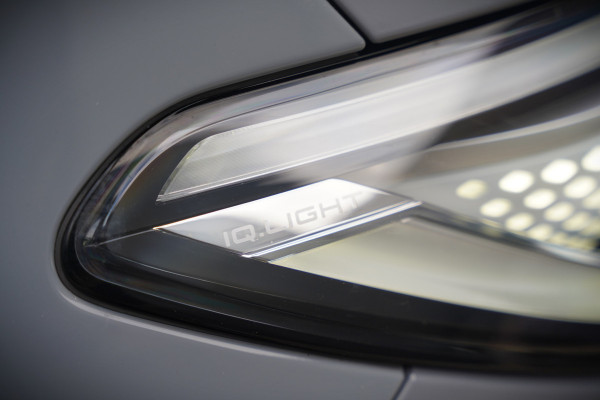 Volkswagen ID.3 First Plus 58 kWh | Stoelverwarming | Stuurverwarming | Camera | Adaptive Cruise Control | Navigatie | Standkachel | Keyless | Parkeersensoren | LED | Apple Carplay | BTW |