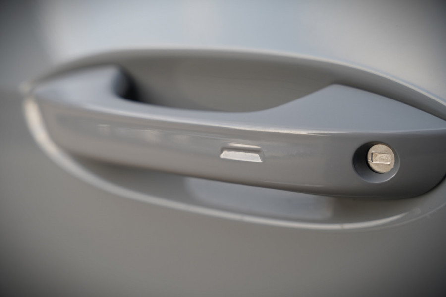 Volkswagen ID.3 First Plus 58 kWh | Stoelverwarming | Stuurverwarming | Camera | Adaptive Cruise Control | Navigatie | Standkachel | Keyless | Parkeersensoren | LED | Apple Carplay | BTW |