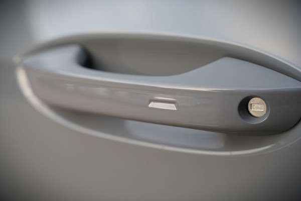 Volkswagen ID.3 First Plus 58 kWh | Stoelverwarming | Stuurverwarming | Camera | Adaptive Cruise Control | Navigatie | Standkachel | Keyless | Parkeersensoren | LED | Apple Carplay | BTW |