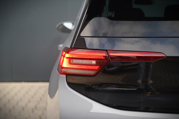 Volkswagen ID.3 First Plus 58 kWh | Stoelverwarming | Stuurverwarming | Camera | Adaptive Cruise Control | Navigatie | Standkachel | Keyless | Parkeersensoren | LED | Apple Carplay | BTW |