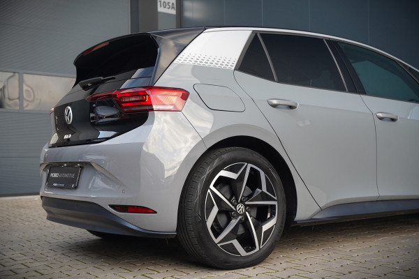 Volkswagen ID.3 First Plus 58 kWh | Stoelverwarming | Stuurverwarming | Camera | Adaptive Cruise Control | Navigatie | Standkachel | Keyless | Parkeersensoren | LED | Apple Carplay | BTW |