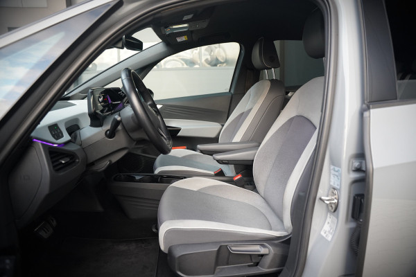 Volkswagen ID.3 First Plus 58 kWh | Stoelverwarming | Stuurverwarming | Camera | Adaptive Cruise Control | Navigatie | Standkachel | Keyless | Parkeersensoren | LED | Apple Carplay | BTW |