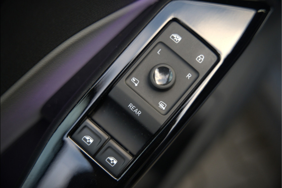 Volkswagen ID.3 First Plus 58 kWh | Stoelverwarming | Stuurverwarming | Camera | Adaptive Cruise Control | Navigatie | Standkachel | Keyless | Parkeersensoren | LED | Apple Carplay | BTW |