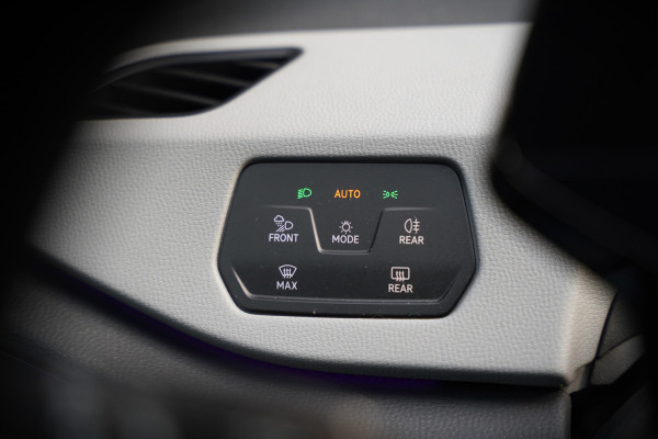 Volkswagen ID.3 First Plus 58 kWh | Stoelverwarming | Stuurverwarming | Camera | Adaptive Cruise Control | Navigatie | Standkachel | Keyless | Parkeersensoren | LED | Apple Carplay | BTW |