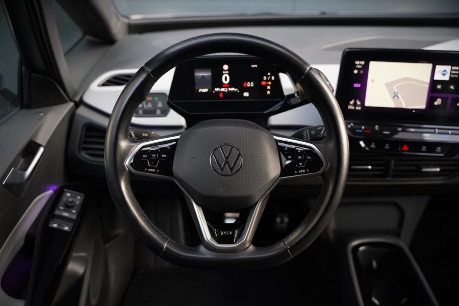 Volkswagen ID.3 First Plus 58 kWh | Stoelverwarming | Stuurverwarming | Camera | Adaptive Cruise Control | Navigatie | Standkachel | Keyless | Parkeersensoren | LED | Apple Carplay | BTW |