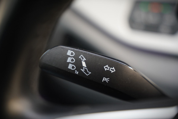 Volkswagen ID.3 First Plus 58 kWh | Stoelverwarming | Stuurverwarming | Camera | Adaptive Cruise Control | Navigatie | Standkachel | Keyless | Parkeersensoren | LED | Apple Carplay | BTW |