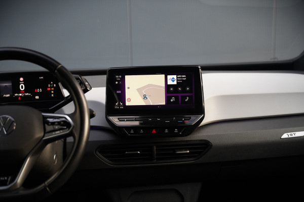 Volkswagen ID.3 First Plus 58 kWh | Stoelverwarming | Stuurverwarming | Camera | Adaptive Cruise Control | Navigatie | Standkachel | Keyless | Parkeersensoren | LED | Apple Carplay | BTW |