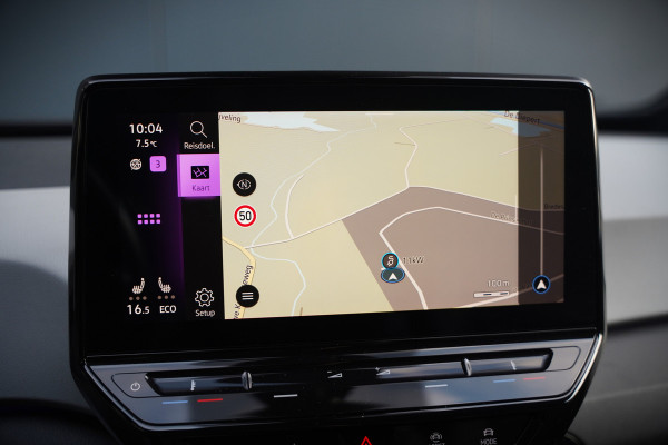 Volkswagen ID.3 First Plus 58 kWh | Stoelverwarming | Stuurverwarming | Camera | Adaptive Cruise Control | Navigatie | Standkachel | Keyless | Parkeersensoren | LED | Apple Carplay | BTW |