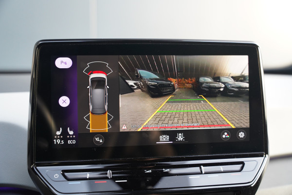 Volkswagen ID.3 First Plus 58 kWh | Stoelverwarming | Stuurverwarming | Camera | Adaptive Cruise Control | Navigatie | Standkachel | Keyless | Parkeersensoren | LED | Apple Carplay | BTW |