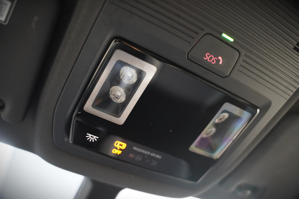 Volkswagen ID.3 First Plus 58 kWh | Stoelverwarming | Stuurverwarming | Camera | Adaptive Cruise Control | Navigatie | Standkachel | Keyless | Parkeersensoren | LED | Apple Carplay | BTW |