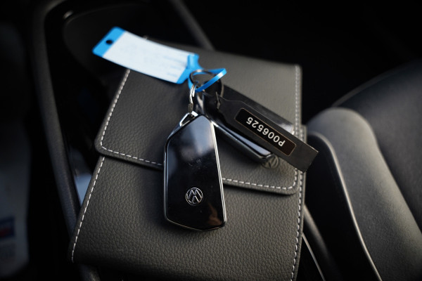 Volkswagen ID.3 First Plus 58 kWh | Stoelverwarming | Stuurverwarming | Camera | Adaptive Cruise Control | Navigatie | Standkachel | Keyless | Parkeersensoren | LED | Apple Carplay | BTW |