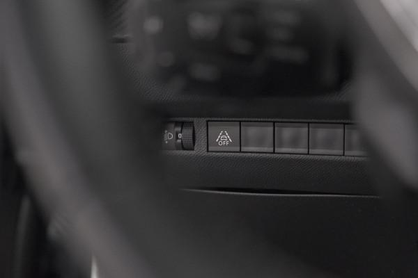 Peugeot 2008 PureTech 130 Allure Pack | Adaptieve Cruise Control | Stoelverwarming | Camera | Apple Carplay