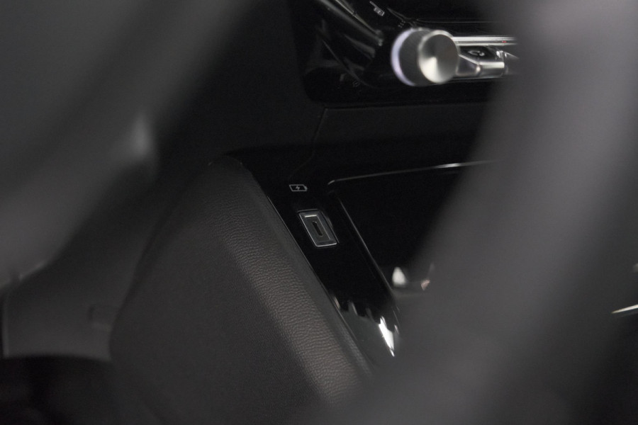 Peugeot 2008 PureTech 130 Allure Pack | Adaptieve Cruise Control | Stoelverwarming | Camera | Apple Carplay