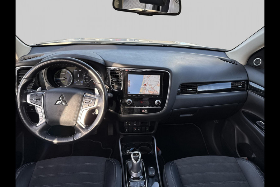 Mitsubishi Outlander 2.4 PHEV Intense+ schuifdak | trekhaak