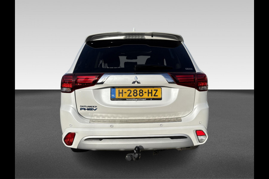 Mitsubishi Outlander 2.4 PHEV Intense+ schuifdak | trekhaak