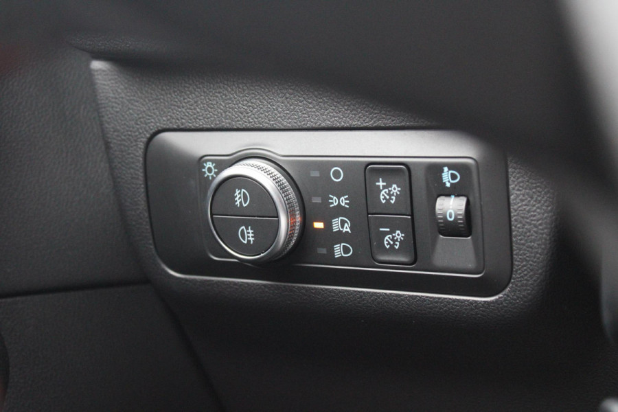 Ford Kuga 1.5 EcoBoost ST-Line | Trekhaak 1800KG | Stoel + Stuurverwarming | Climate Control | Navigatie | Cruise Control |