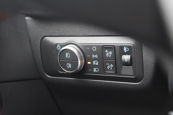 Ford Kuga 1.5 EcoBoost ST-Line | Trekhaak 1800KG | Stoel + Stuurverwarming | Climate Control | Navigatie | Cruise Control |