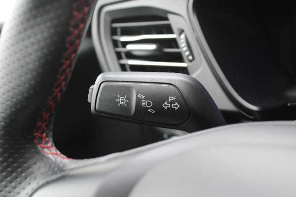 Ford Kuga 1.5 EcoBoost ST-Line | Trekhaak 1800KG | Stoel + Stuurverwarming | Climate Control | Navigatie | Cruise Control |