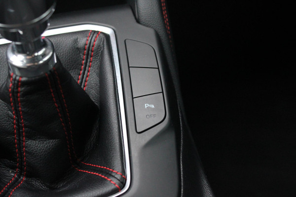 Ford Kuga 1.5 EcoBoost ST-Line | Trekhaak 1800KG | Stoel + Stuurverwarming | Climate Control | Navigatie | Cruise Control |