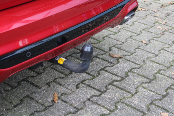 Ford Kuga 1.5 EcoBoost ST-Line | Trekhaak 1800KG | Stoel + Stuurverwarming | Climate Control | Navigatie | Cruise Control |