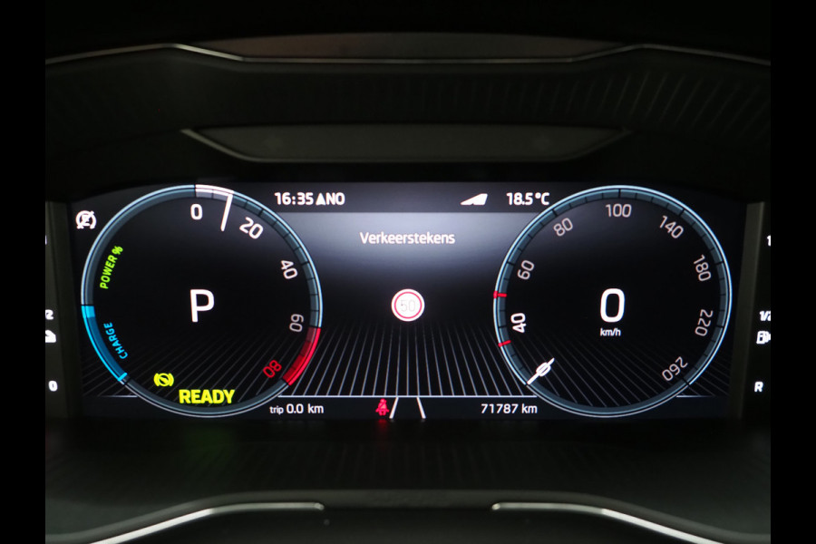 Škoda Superb Combi 1.4 TSI iV Laurin & Klement | Panoramadak | Massage | Canton | Camera | Keyless | Adaptive Cruise