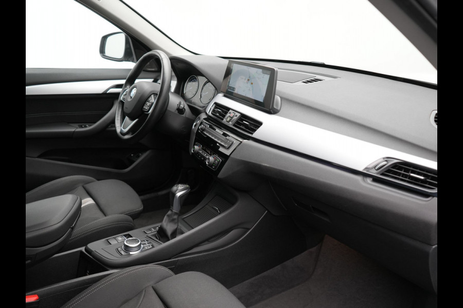 BMW X1 xDrive25e eDrive Plug In Hybrid 220pk Dealer O.H PHEV | Adaptive Cruise | Head Up | Sportstoelen | Harman Kardon Sound | Stoelverwarming | Camera | Navigatie | DAB |