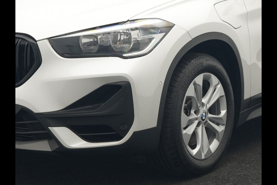 BMW X1 xDrive25e eDrive Plug In Hybrid 220pk Dealer O.H PHEV | Adaptive Cruise | Head Up | Sportstoelen | Harman Kardon Sound | Stoelverwarming | Camera | Navigatie | DAB |