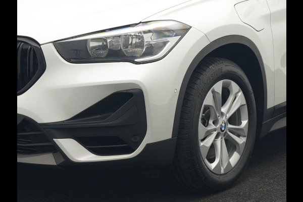 BMW X1 xDrive25e eDrive Plug In Hybrid 220pk Dealer O.H PHEV | Adaptive Cruise | Head Up | Sportstoelen | Harman Kardon Sound | Stoelverwarming | Camera | Navigatie | DAB |