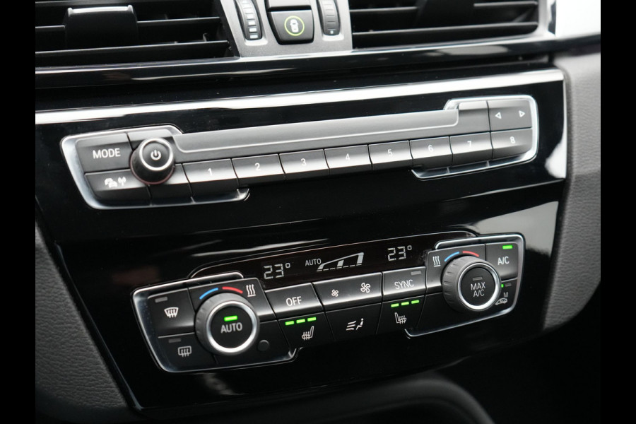 BMW X1 xDrive25e eDrive Plug In Hybrid 220pk Dealer O.H PHEV | Adaptive Cruise | Head Up | Sportstoelen | Harman Kardon Sound | Stoelverwarming | Camera | Navigatie | DAB |