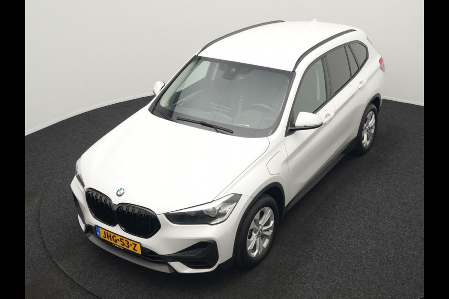 BMW X1 xDrive25e eDrive Plug In Hybrid 220pk Dealer O.H PHEV | Adaptive Cruise | Head Up | Sportstoelen | Harman Kardon Sound | Stoelverwarming | Camera | Navigatie | DAB |