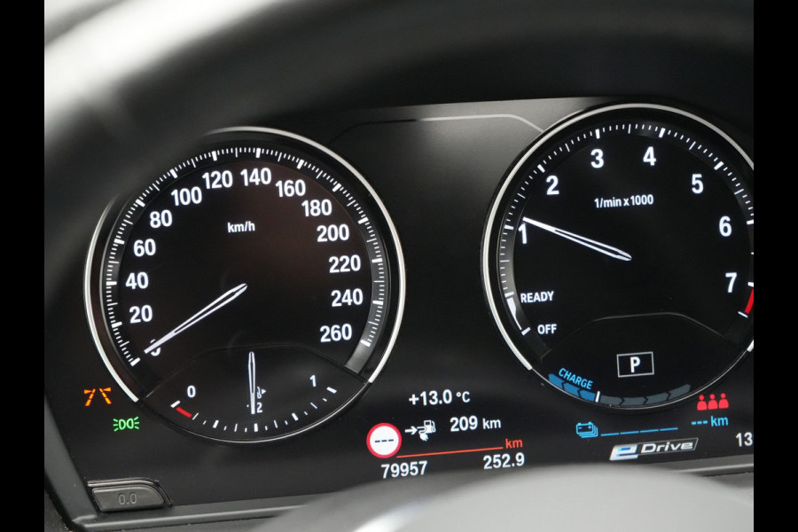 BMW X1 xDrive25e eDrive Plug In Hybrid 220pk Dealer O.H PHEV | Adaptive Cruise | Head Up | Sportstoelen | Harman Kardon Sound | Stoelverwarming | Camera | Navigatie | DAB |