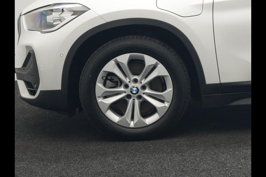 BMW X1 xDrive25e eDrive Plug In Hybrid 220pk Dealer O.H PHEV | Adaptive Cruise | Head Up | Sportstoelen | Harman Kardon Sound | Stoelverwarming | Camera | Navigatie | DAB |