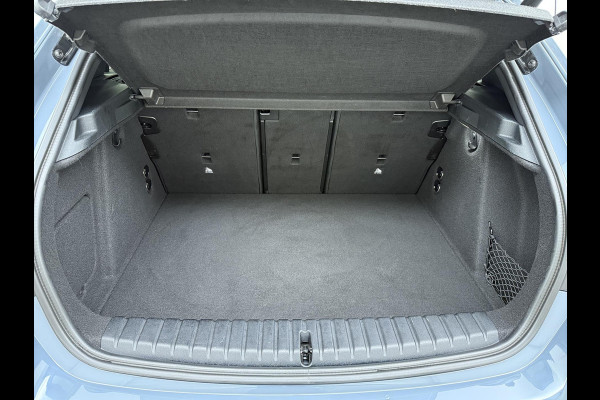 BMW 1-serie 118i Executive Edition M Sport VAN: €34.900,- VOOR: €29.877 UW EINDEJAARSVOORDEEL: €5.023,- | M SPORT | HARMAN & KARDON | ELEKTRISCHE ACHTERKLEP | CAMERA | ADAPTIVE CRUISE CONTROL | STOEL- & STUURVERWARMING | HEAD-UP | 19 INCH | INDIVIDUAL KLEUR STORM BAY METALLIC BOMVOL OPTIES