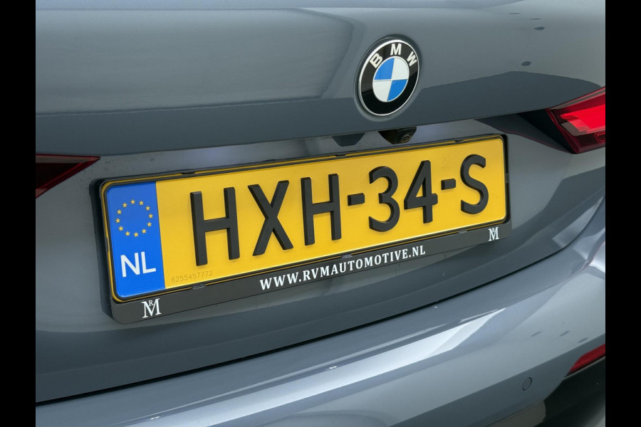 BMW 1-serie 118i Executive Edition M Sport VAN: €34.900,- VOOR: €29.877 UW EINDEJAARSVOORDEEL: €5.023,- | M SPORT | HARMAN & KARDON | ELEKTRISCHE ACHTERKLEP | CAMERA | ADAPTIVE CRUISE CONTROL | STOEL- & STUURVERWARMING | HEAD-UP | 19 INCH | INDIVIDUAL KLEUR STORM BAY METALLIC BOMVOL OPTIES