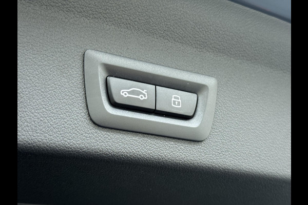 BMW 1-serie 118i Executive Edition M Sport VAN: €34.900,- VOOR: €29.877 UW EINDEJAARSVOORDEEL: €5.023,- | M SPORT | HARMAN & KARDON | ELEKTRISCHE ACHTERKLEP | CAMERA | ADAPTIVE CRUISE CONTROL | STOEL- & STUURVERWARMING | HEAD-UP | 19 INCH | INDIVIDUAL KLEUR STORM BAY METALLIC BOMVOL OPTIES