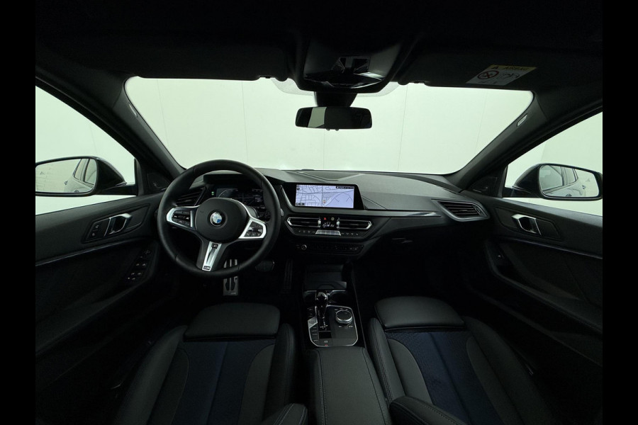 BMW 1-serie 118i Executive Edition M Sport VAN: €34.900,- VOOR: €29.877 UW EINDEJAARSVOORDEEL: €5.023,- | M SPORT | HARMAN & KARDON | ELEKTRISCHE ACHTERKLEP | CAMERA | ADAPTIVE CRUISE CONTROL | STOEL- & STUURVERWARMING | HEAD-UP | 19 INCH | INDIVIDUAL KLEUR STORM BAY METALLIC BOMVOL OPTIES