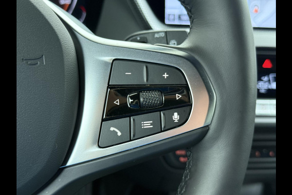 BMW 1-serie 118i Executive Edition M Sport VAN: €34.900,- VOOR: €29.877 UW EINDEJAARSVOORDEEL: €5.023,- | M SPORT | HARMAN & KARDON | ELEKTRISCHE ACHTERKLEP | CAMERA | ADAPTIVE CRUISE CONTROL | STOEL- & STUURVERWARMING | HEAD-UP | 19 INCH | INDIVIDUAL KLEUR STORM BAY METALLIC BOMVOL OPTIES