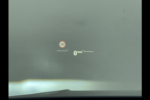 BMW 1-serie 118i Executive Edition M Sport VAN: €34.900,- VOOR: €29.877 UW EINDEJAARSVOORDEEL: €5.023,- | M SPORT | HARMAN & KARDON | ELEKTRISCHE ACHTERKLEP | CAMERA | ADAPTIVE CRUISE CONTROL | STOEL- & STUURVERWARMING | HEAD-UP | 19 INCH | INDIVIDUAL KLEUR STORM BAY METALLIC BOMVOL OPTIES