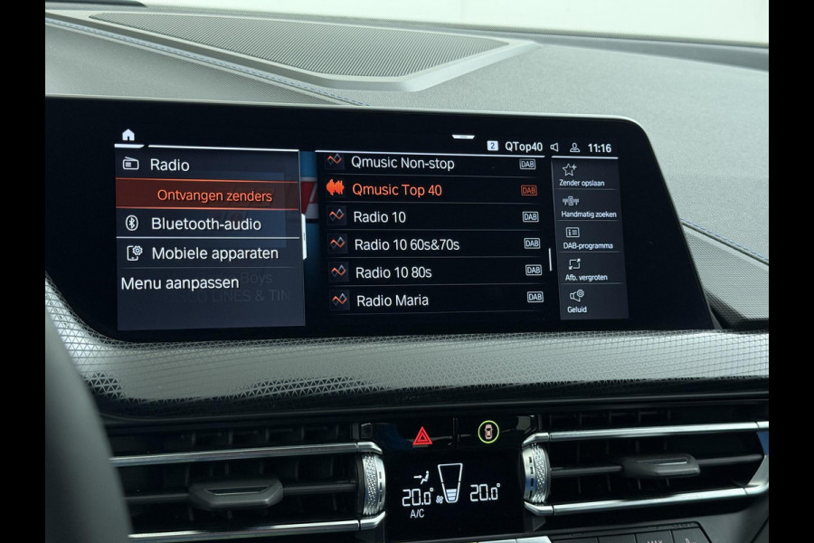 BMW 1-serie 118i Executive Edition M Sport VAN: €34.900,- VOOR: €29.877 UW EINDEJAARSVOORDEEL: €5.023,- | M SPORT | HARMAN & KARDON | ELEKTRISCHE ACHTERKLEP | CAMERA | ADAPTIVE CRUISE CONTROL | STOEL- & STUURVERWARMING | HEAD-UP | 19 INCH | INDIVIDUAL KLEUR STORM BAY METALLIC BOMVOL OPTIES