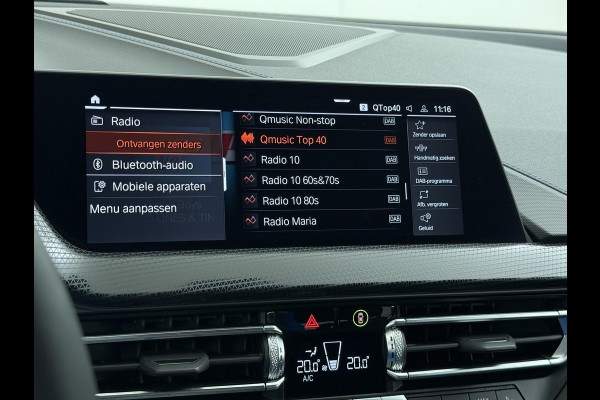 BMW 1-serie 118i Executive Edition M Sport VAN: €34.900,- VOOR: €29.877 UW EINDEJAARSVOORDEEL: €5.023,- | M SPORT | HARMAN & KARDON | ELEKTRISCHE ACHTERKLEP | CAMERA | ADAPTIVE CRUISE CONTROL | STOEL- & STUURVERWARMING | HEAD-UP | 19 INCH | INDIVIDUAL KLEUR STORM BAY METALLIC BOMVOL OPTIES