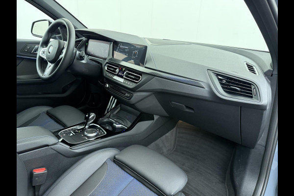 BMW 1-serie 118i Executive Edition M Sport VAN: €34.900,- VOOR: €29.877 UW EINDEJAARSVOORDEEL: €5.023,- | M SPORT | HARMAN & KARDON | ELEKTRISCHE ACHTERKLEP | CAMERA | ADAPTIVE CRUISE CONTROL | STOEL- & STUURVERWARMING | HEAD-UP | 19 INCH | INDIVIDUAL KLEUR STORM BAY METALLIC BOMVOL OPTIES