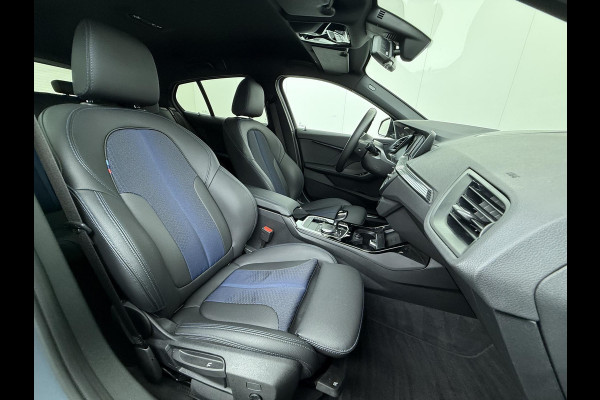 BMW 1-serie 118i Executive Edition M Sport VAN: €34.900,- VOOR: €29.877 UW EINDEJAARSVOORDEEL: €5.023,- | M SPORT | HARMAN & KARDON | ELEKTRISCHE ACHTERKLEP | CAMERA | ADAPTIVE CRUISE CONTROL | STOEL- & STUURVERWARMING | HEAD-UP | 19 INCH | INDIVIDUAL KLEUR STORM BAY METALLIC BOMVOL OPTIES