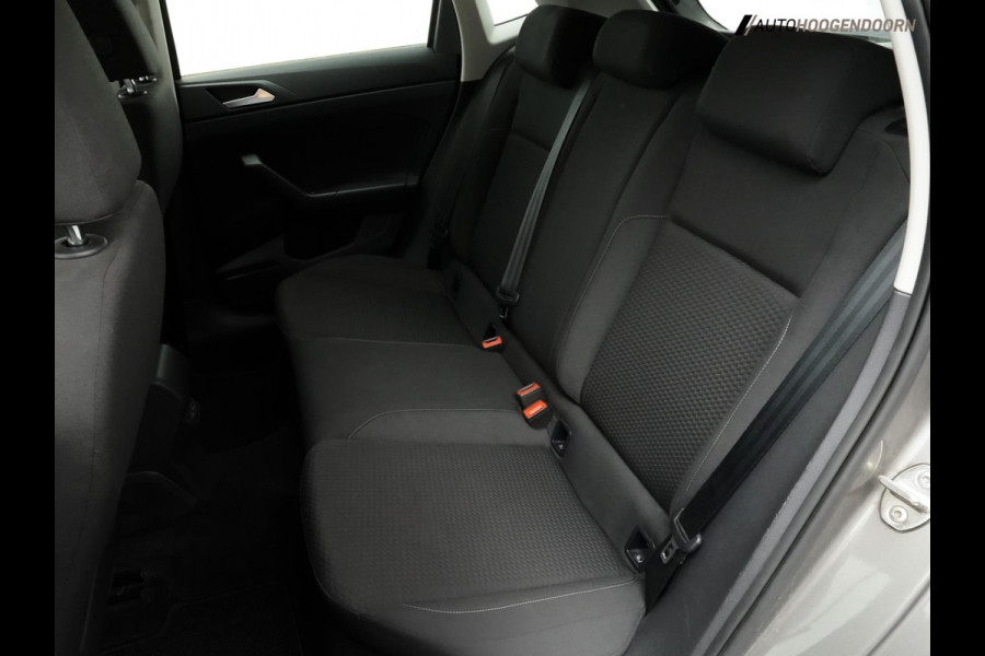 Volkswagen Polo 1.0 TSI Comfortline Sportive (APPLE CARPLAY,LED VERLICHTING,CAMERA,CLIMATE,CRUISE,NIEUWE APK,TREKHAAK,TOPCONDITIE)